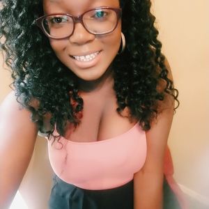 Meet your Posher, Holly